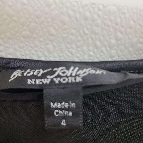 Betsey Johnson Black Tulle Embroidered Skirt Size 4 - Picture 3 of 5